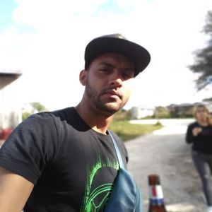 Meet your Posher, Roberto enrique